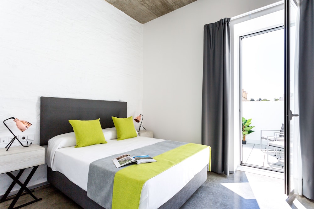La Puerta de Palacio - Adults Only 4/34