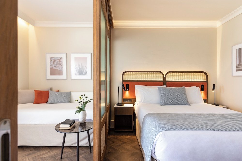 Family, Queen Bed, Inland View, 2 Sofa