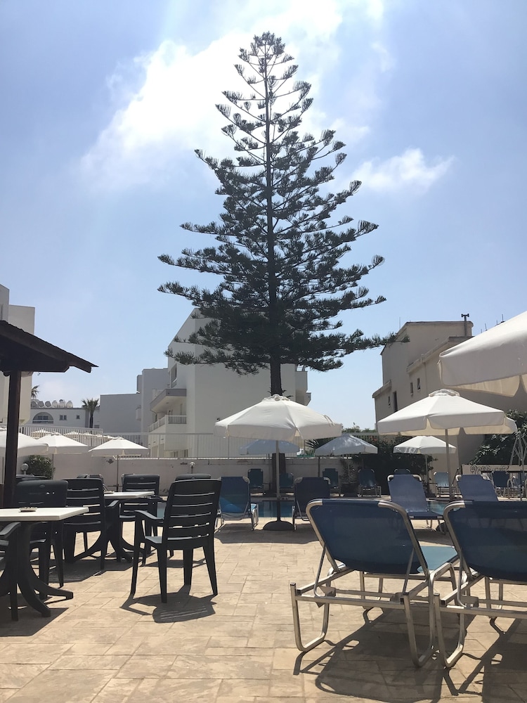 Florea Hotel Apts 42/49