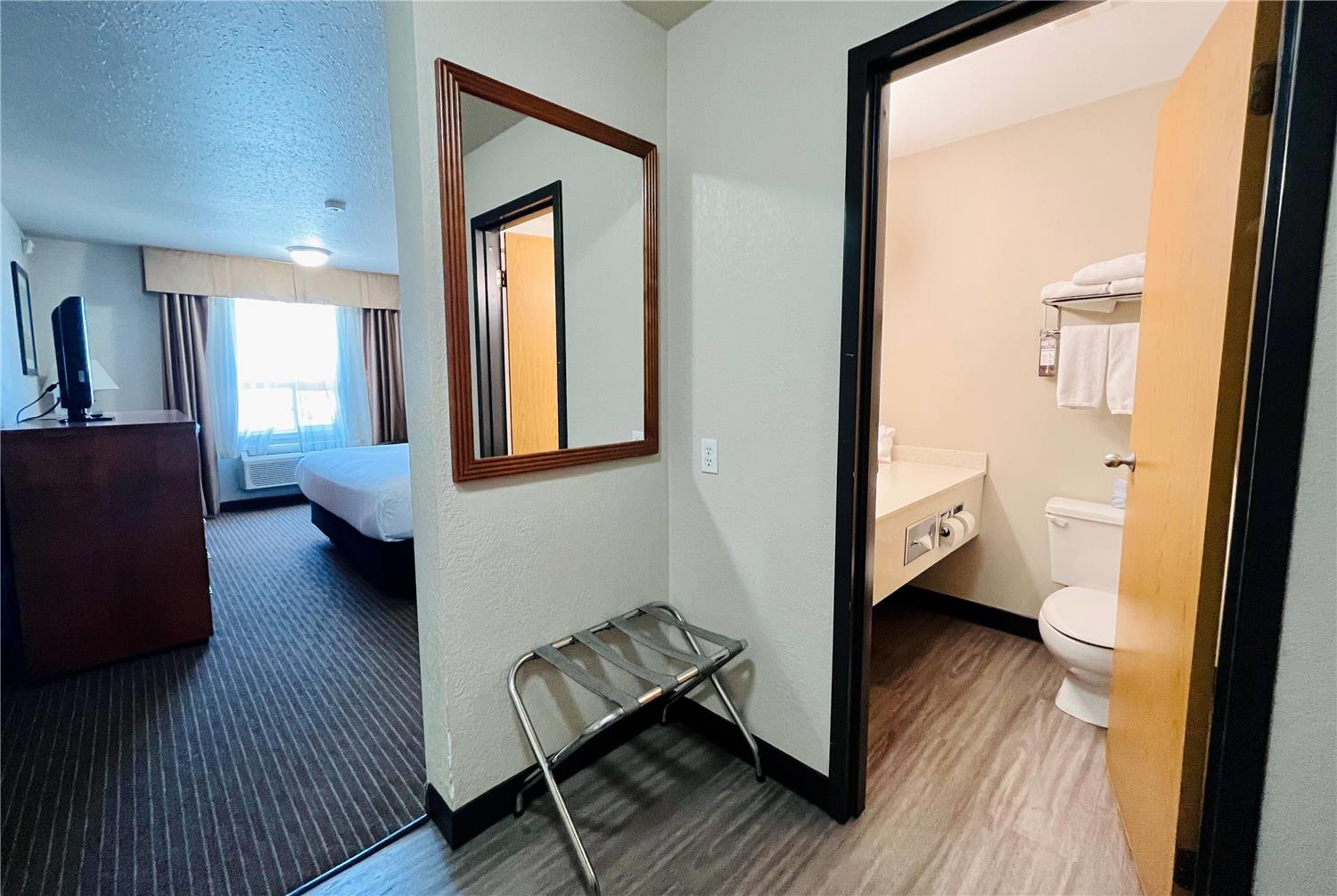 Super 8 By Wyndham Grande Prairie 33/35