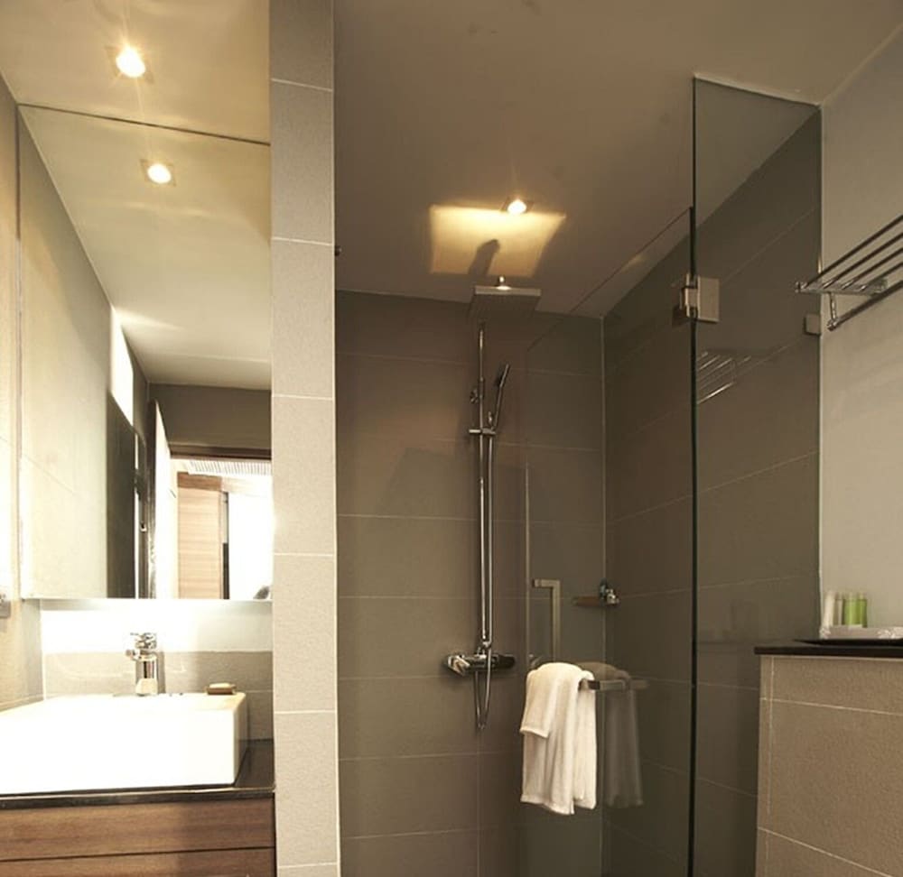 S Sukhumvit Suites Hotel 57/57