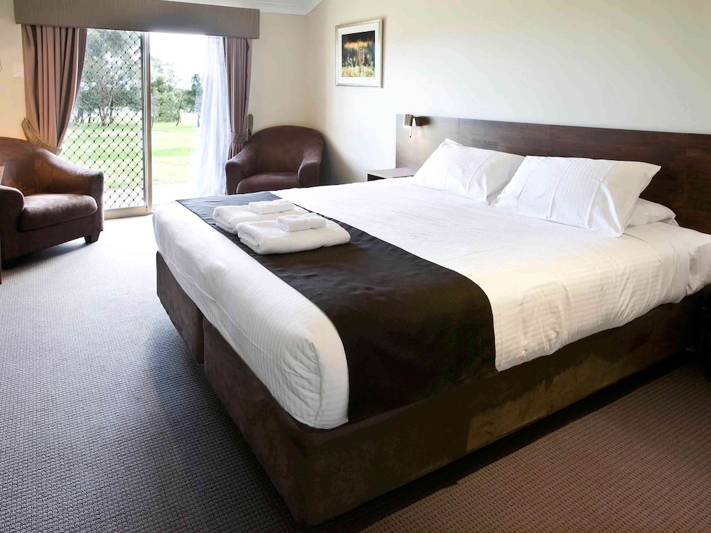 Mercure Bunbury Sanctuary Golf Resort 19/72