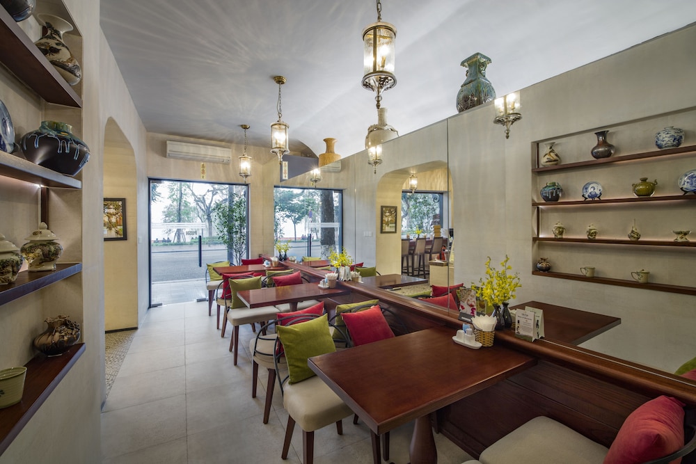 Silk Path Boutique Hanoi 38/66