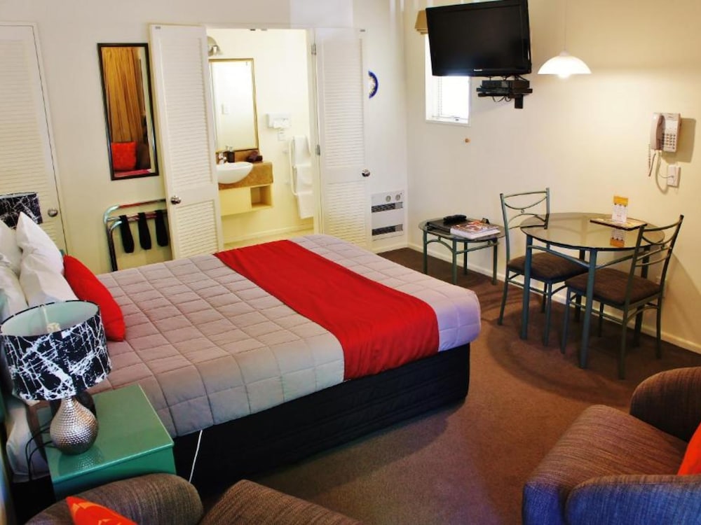 Milano Motor Lodge 8/36