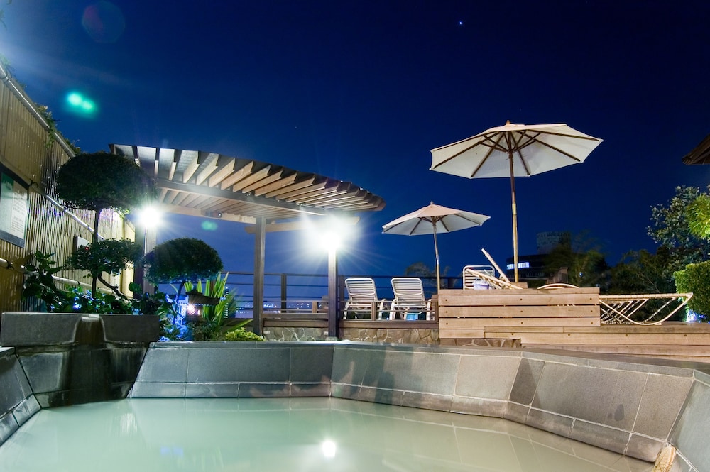 Spring City Resort 30/34