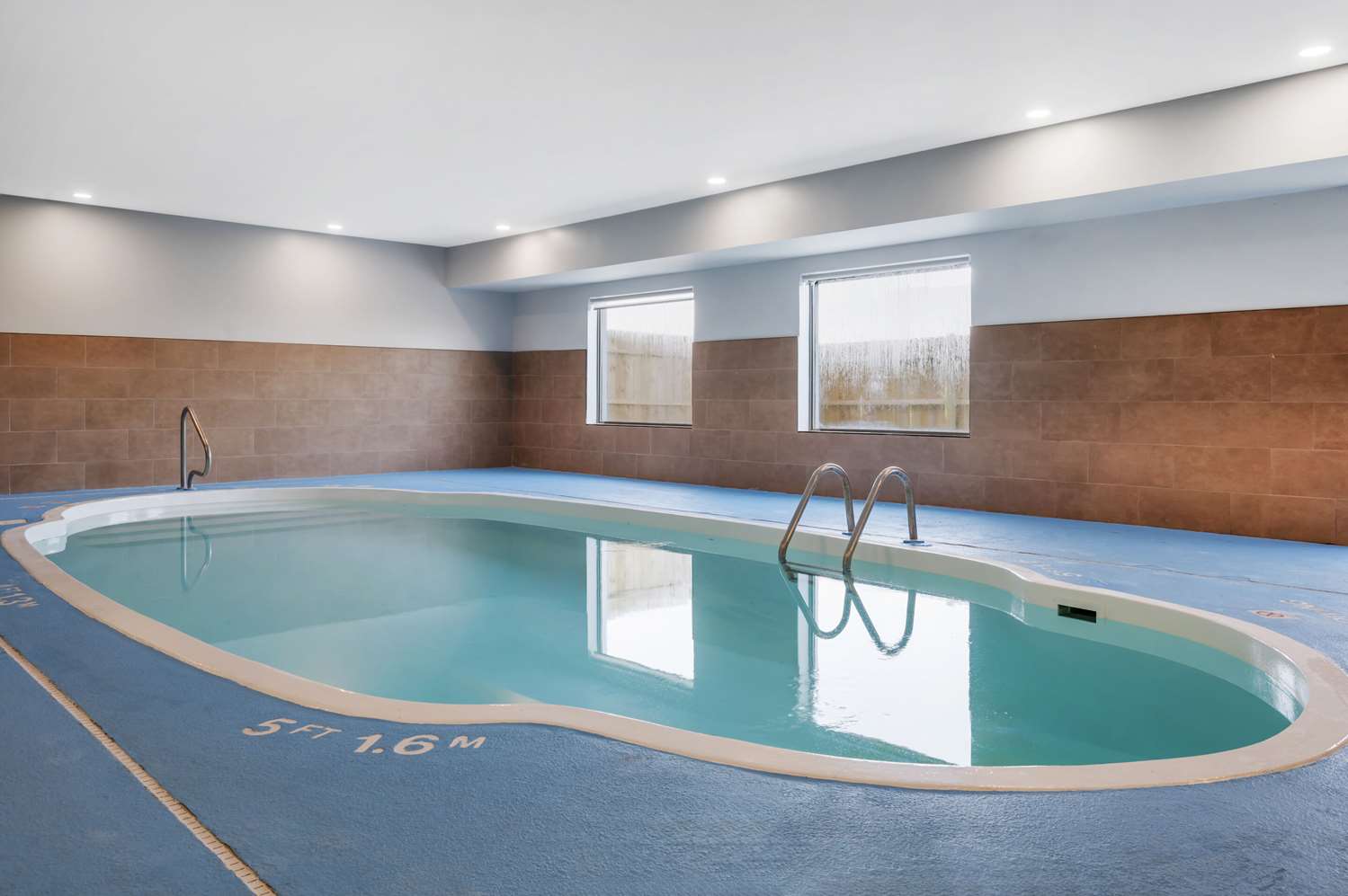 swimming pool spa