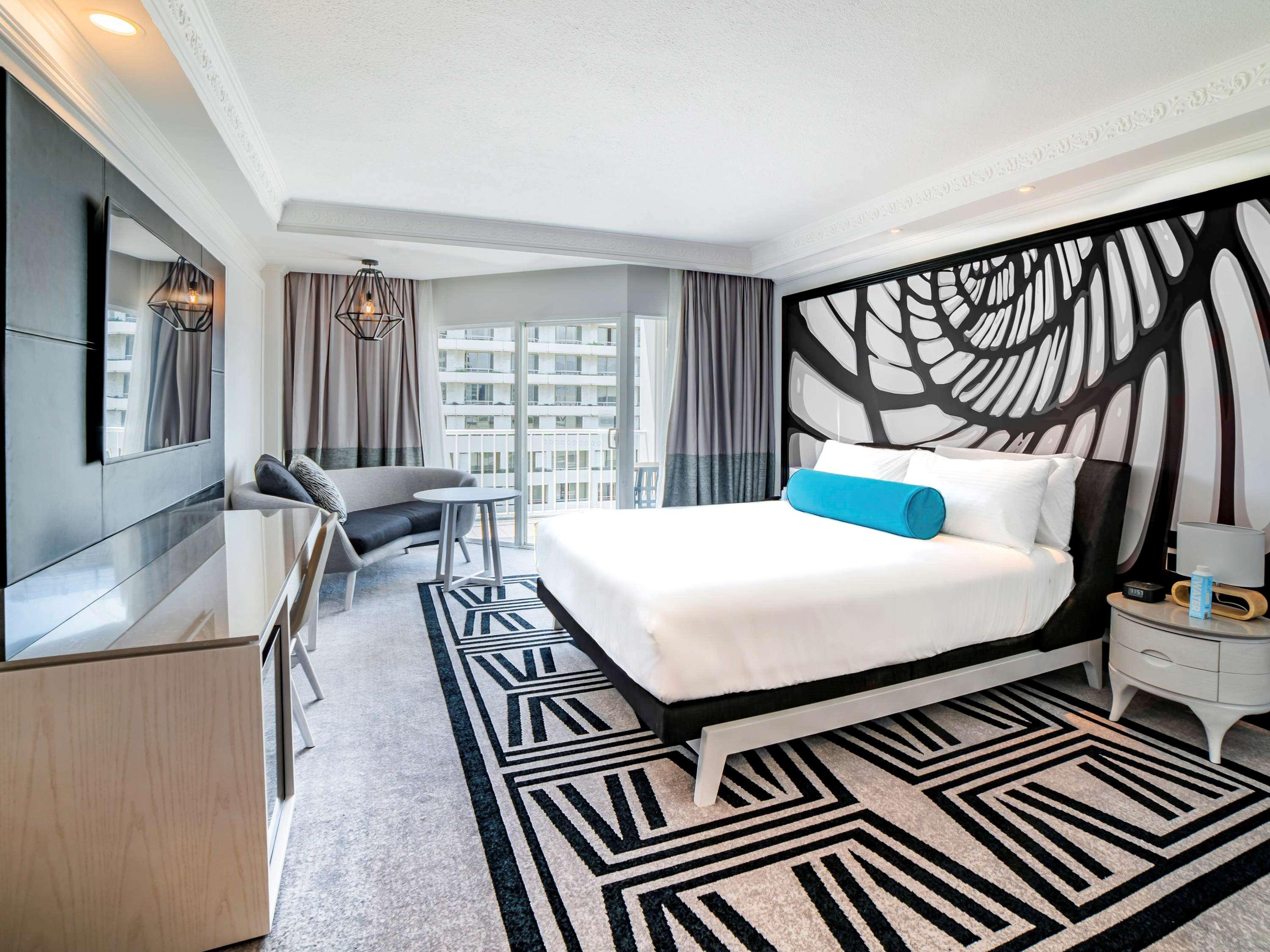 DELUXE, TWIN BEDS, HARBOUR VIEW