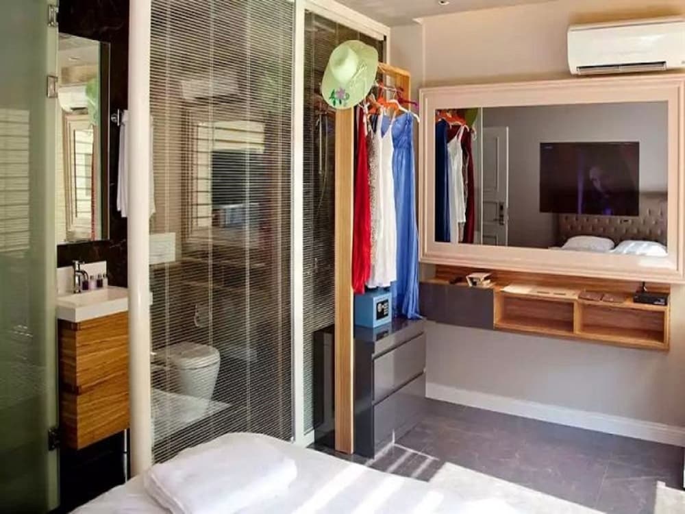 Upper House Hotel 10/55