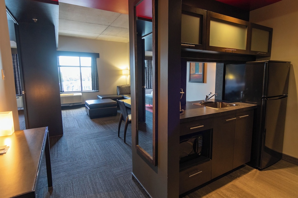 Grand Times Hotel Quebec City Airport 25/60
