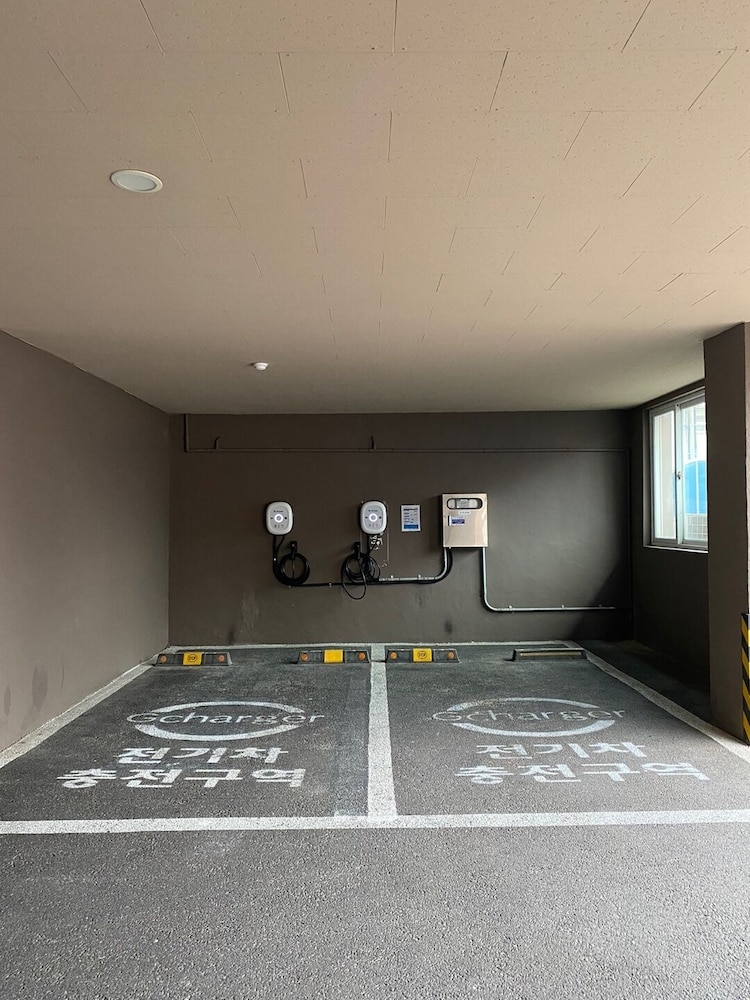 I-Check Hyunjin Hotel 63/67