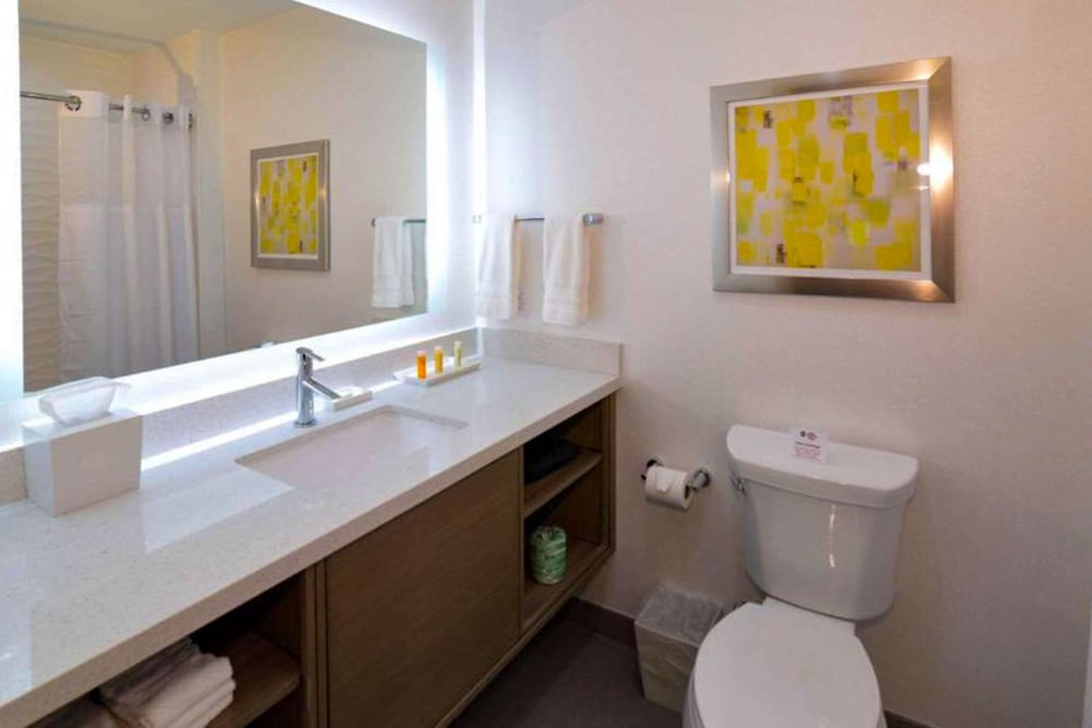 SUITE, 2 QUEEN BEDS, ACCESSIBLE