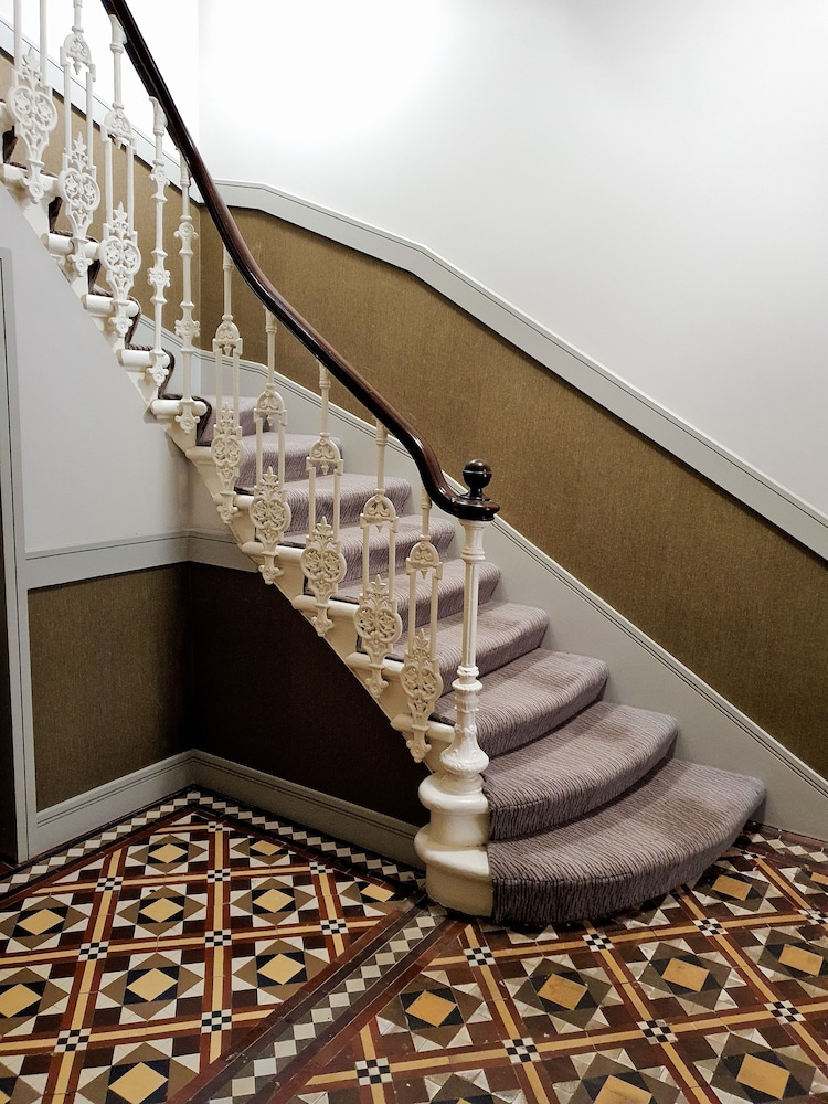 The Mowbray Court Hotel 23/43