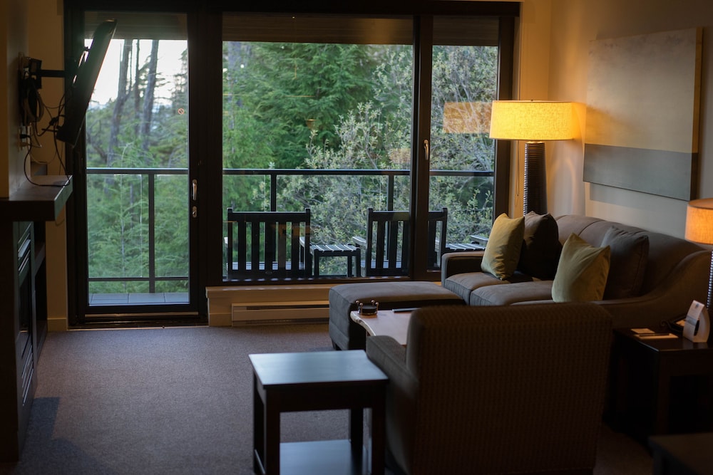 Black Rock Ocean Front Resort 34/69