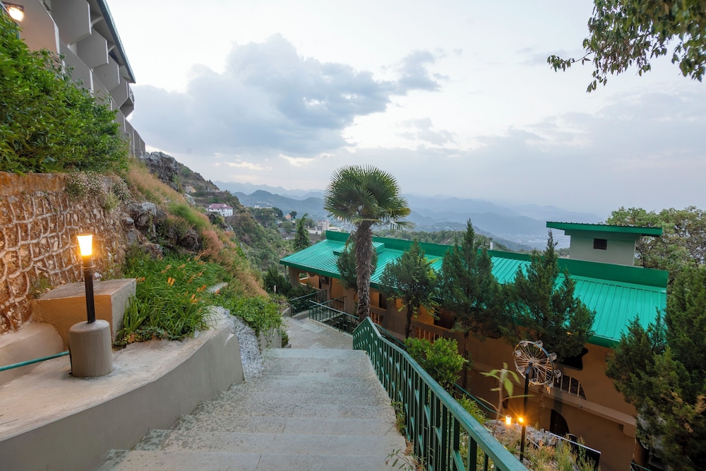 Sterling Mussorie photo4