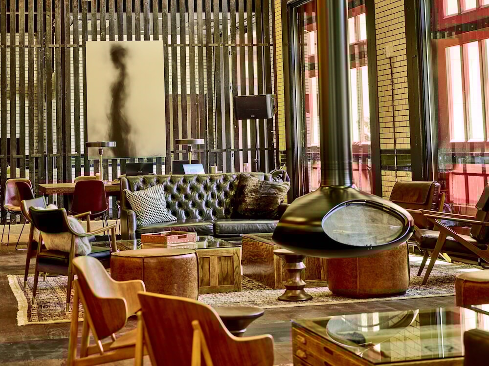 Detroit Foundation Hotel 55/77
