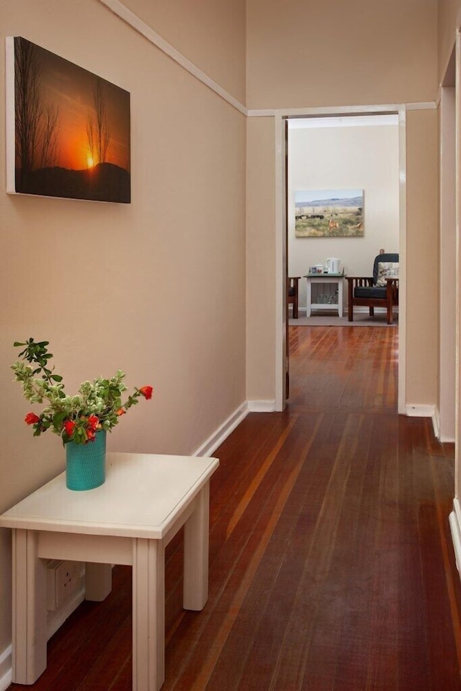 Gannabos Guest House 4/50