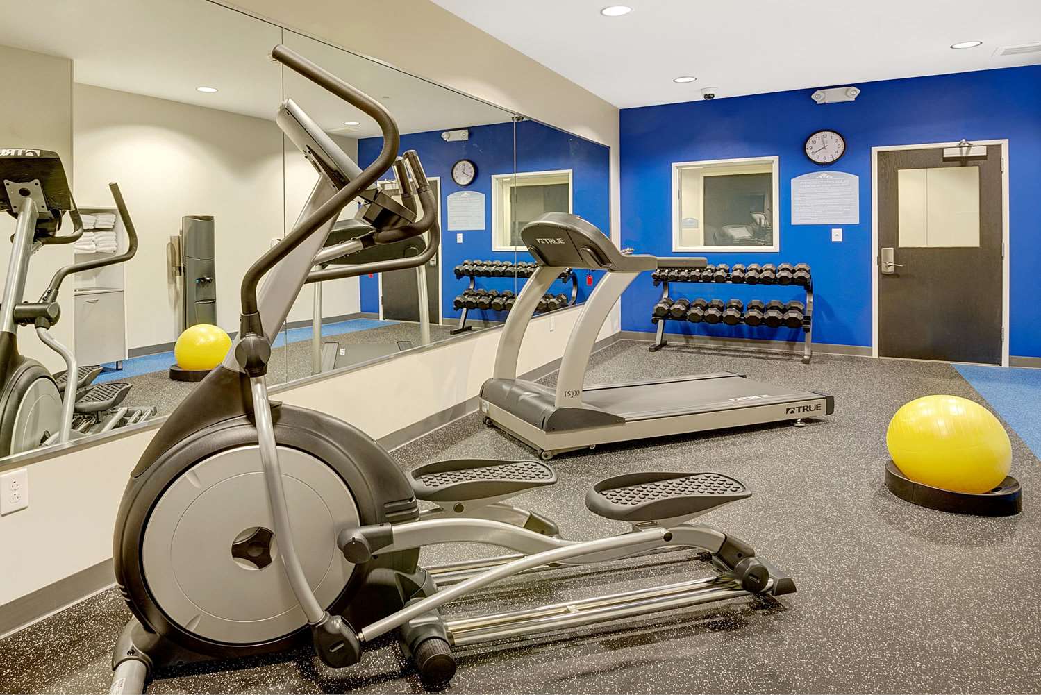 Microtel Inn and Suites By Wyndham Philadelphia Airport Ridley 4/13