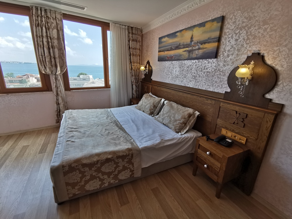 Perapolis Hotel 24/66