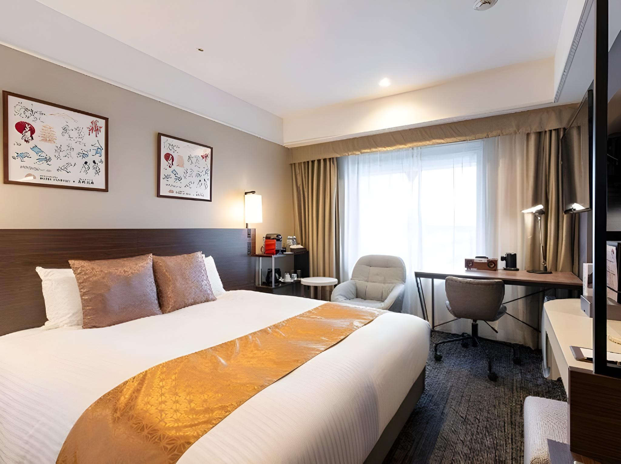 Moderate, Single, Queen Bed