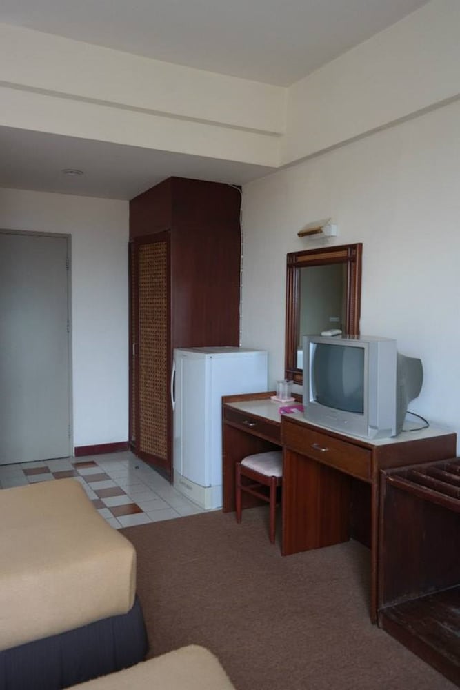 Phuphaya Hotel 8/18