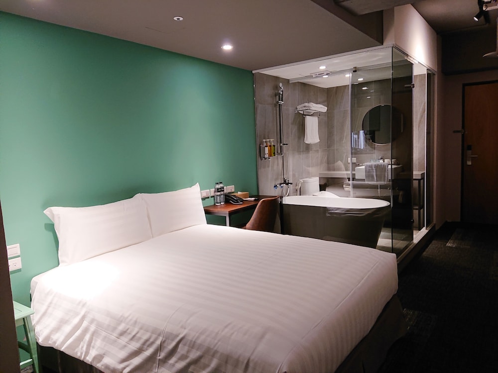 Cho Hotel 3 17/50