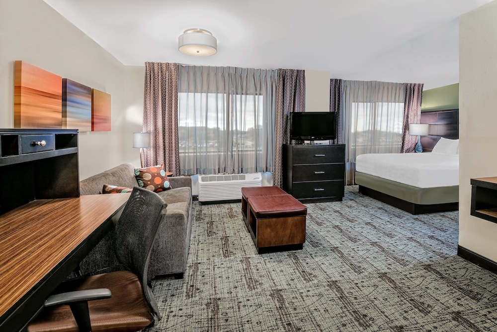 Staybridge Suites Lubbock 33/60