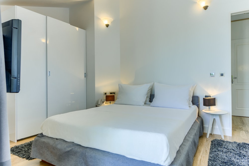 Hotel Riva 8/48