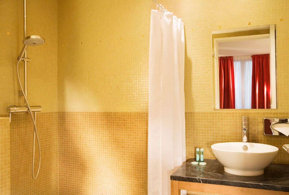 Avalon Appart Hotel Paris Gare Du Nord 38/64