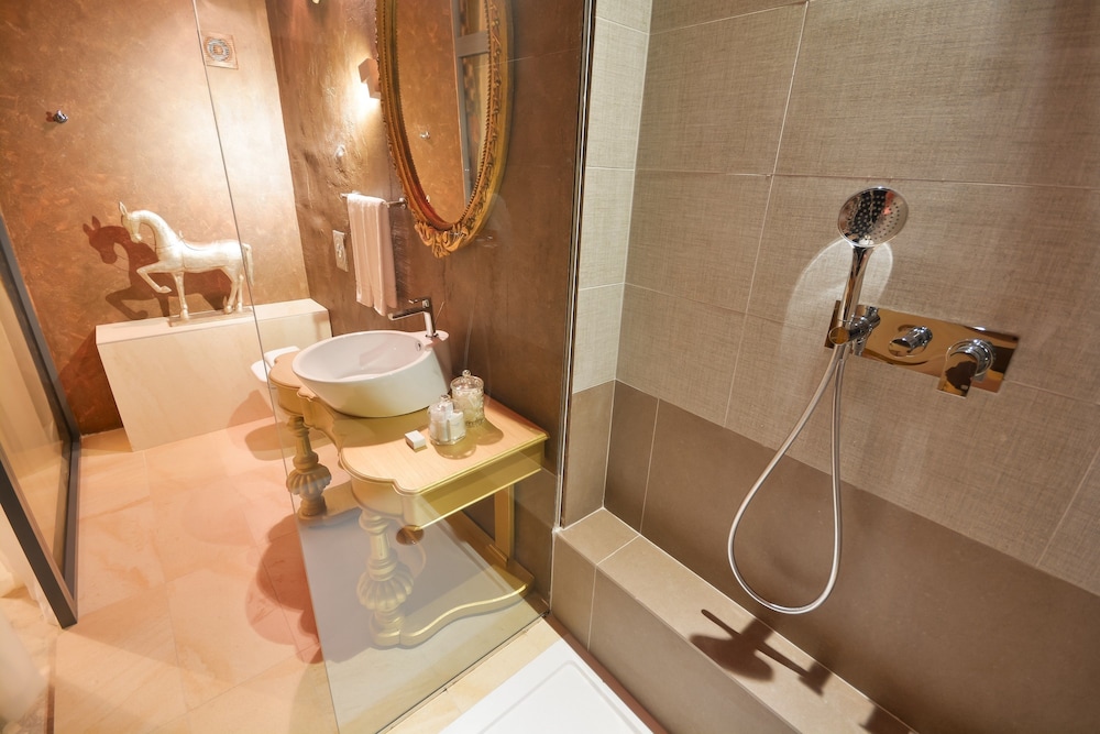 The Vincent Boutique Hotel, BW Premier Collection 30/75