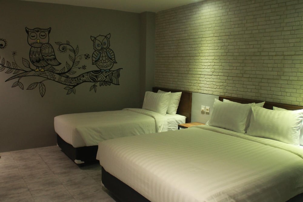 Nite And Day Surabaya Kedungdoro 13/40