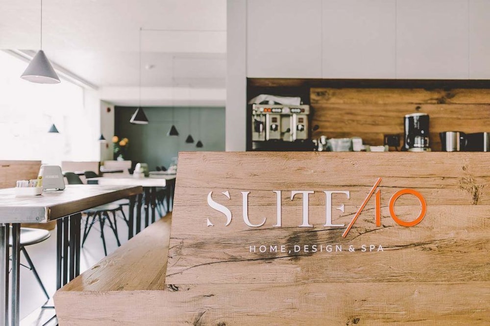 Suite 10 Home Design & Spa 8/69