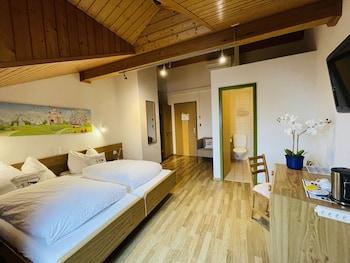 Room, 2 Double Beds, Attic