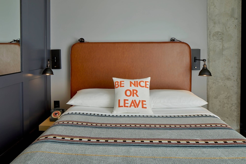Standard, Queen Bed, Accessible