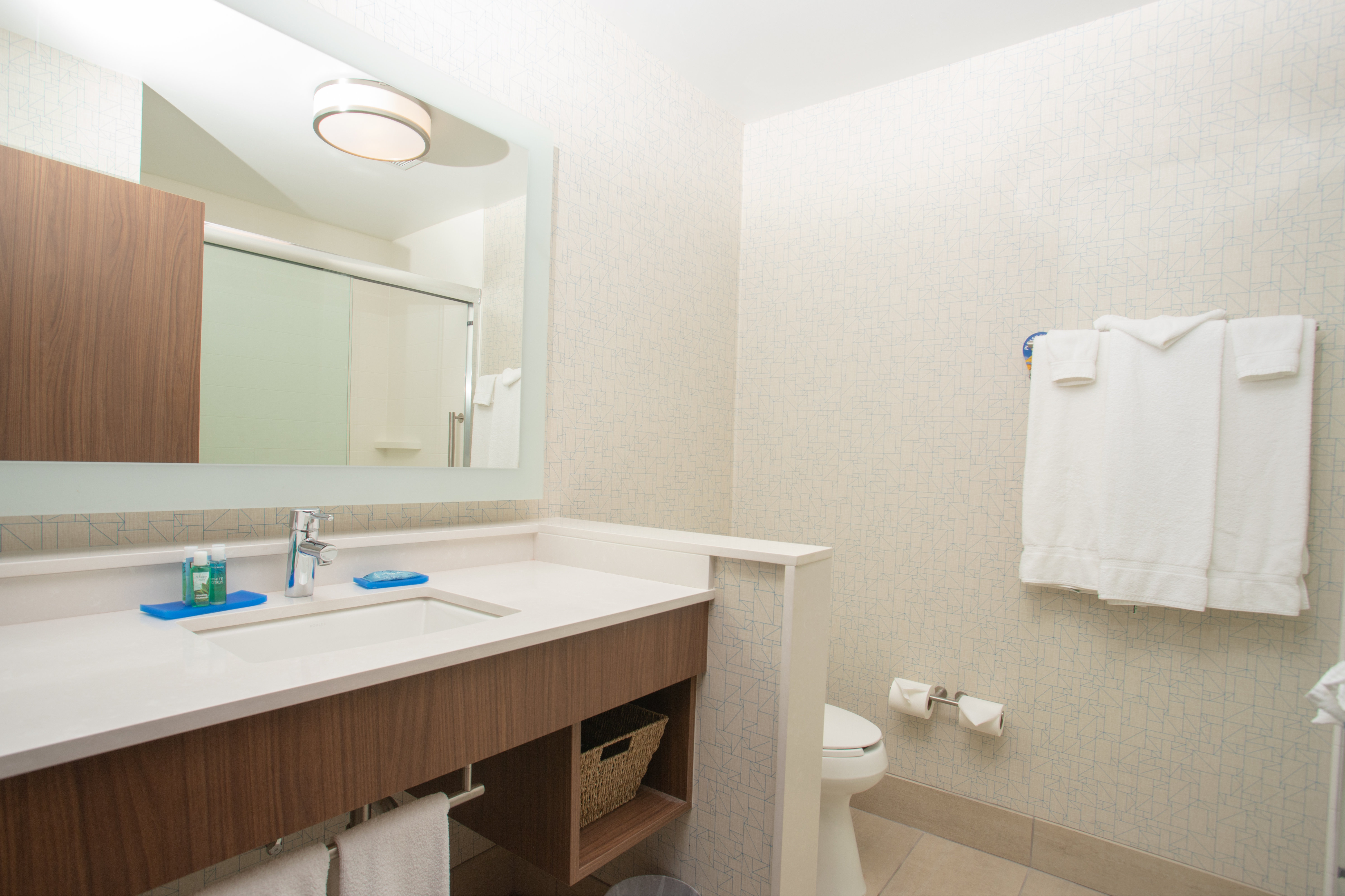 Holiday Inn Express Houghton Keweenaw 77/77