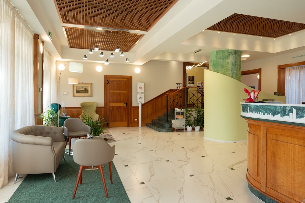 Lobby at Hotel Maggiore Bologna, BOLOGNA