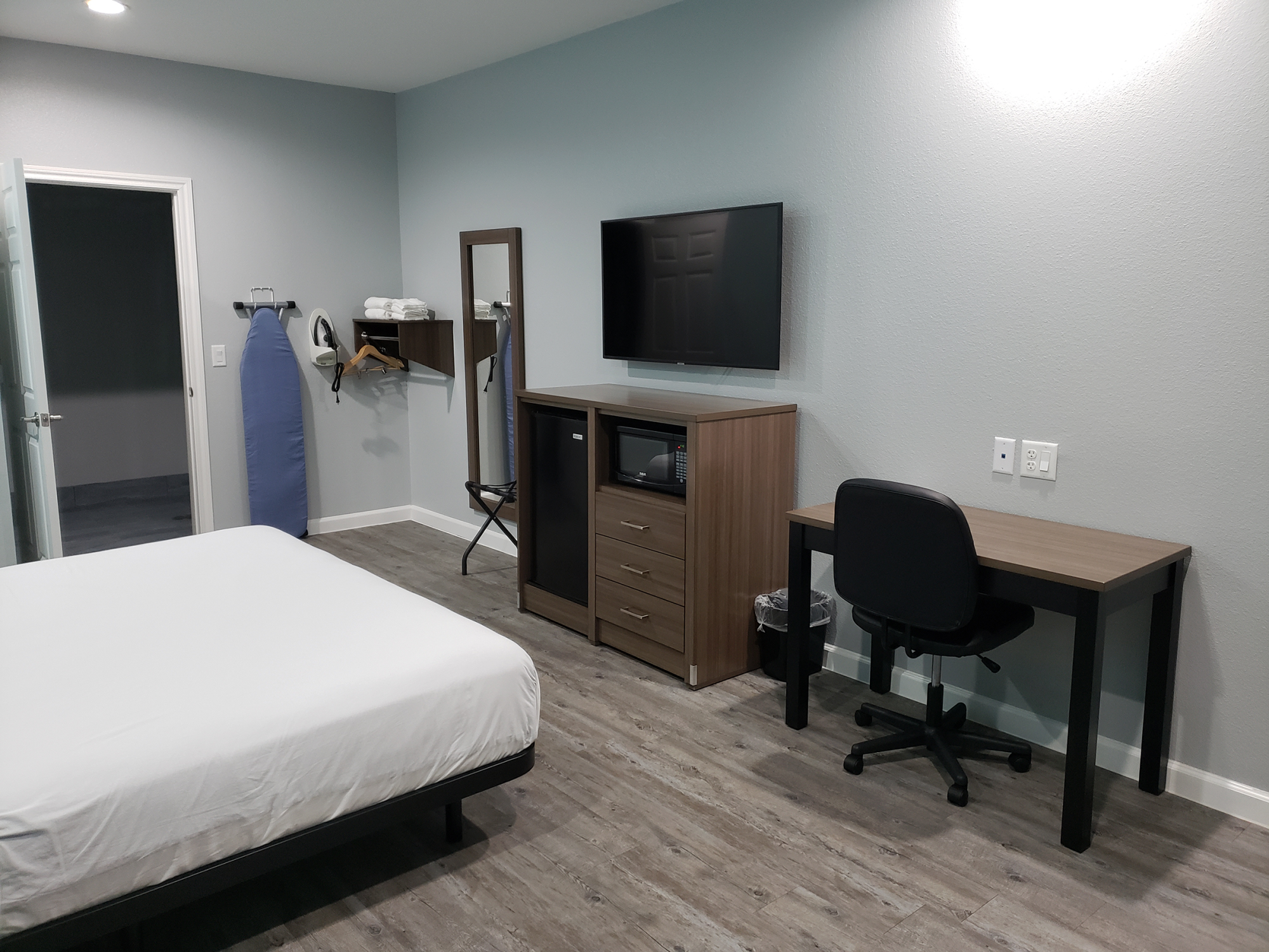 Americas Best Value Inn and Suites Kingwood IAH Airport 19/31
