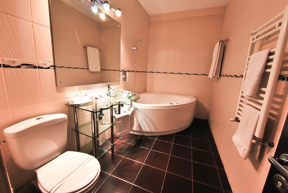 Magic Trivale Hotel 32/34