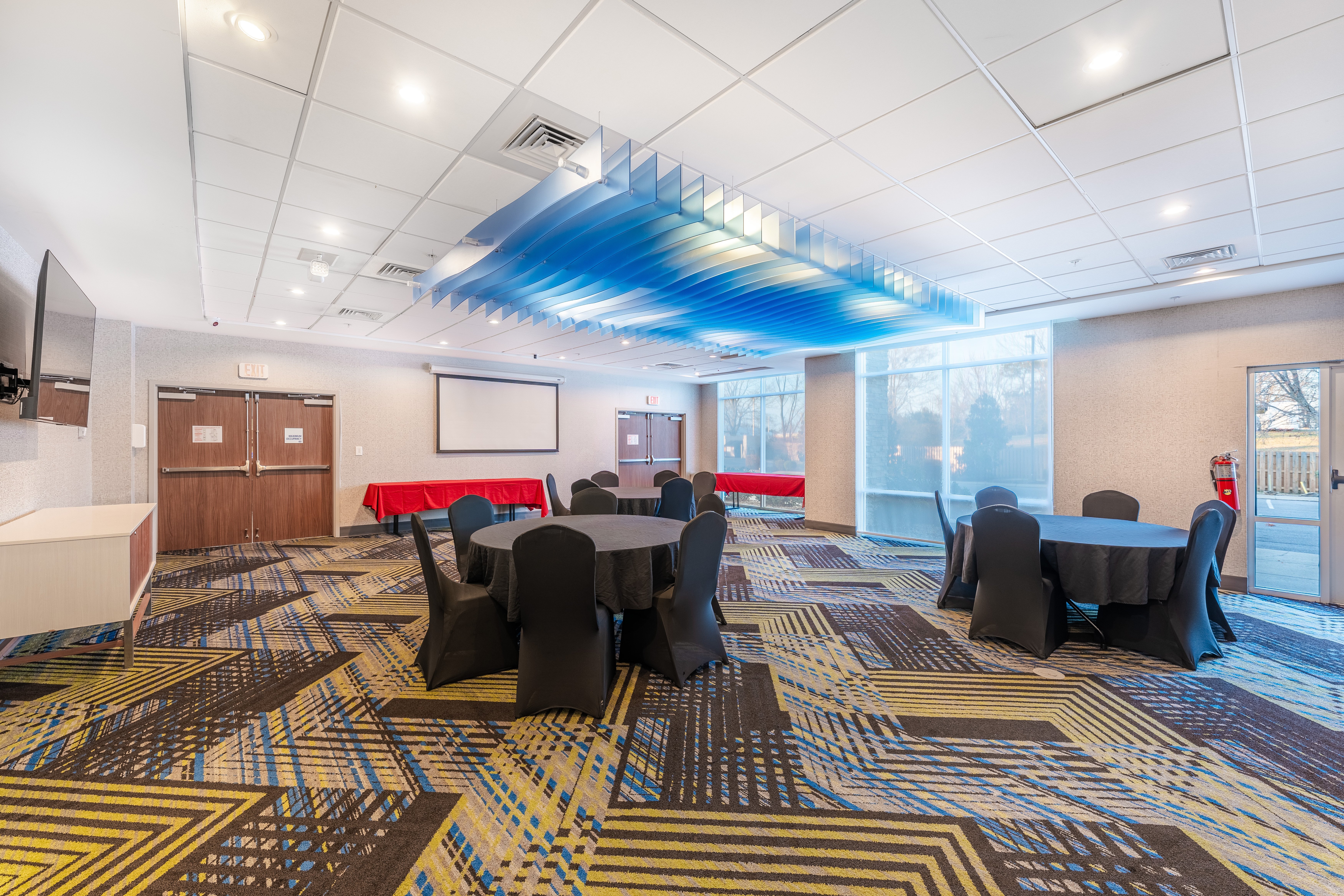 Holiday Inn Express Suites Nashville North Springfield 52/77