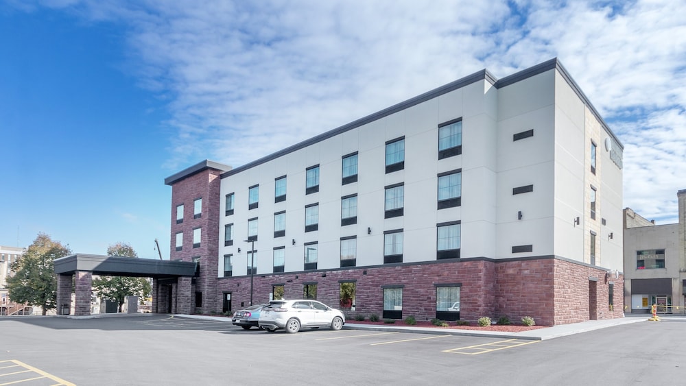 Cobblestone Hotel & Suites Janesville 31/38