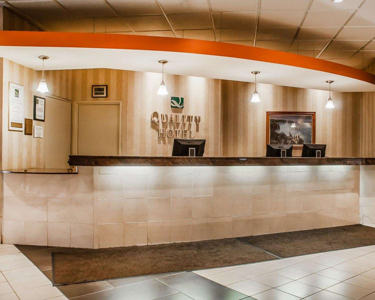 Quality Hotel & Suites At The Falls 9/51