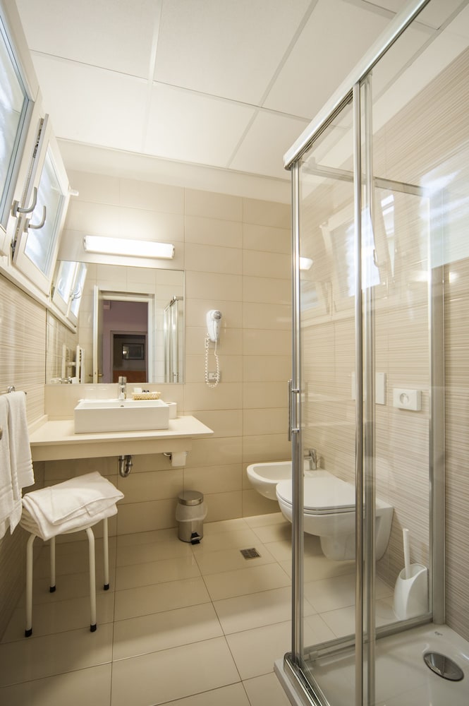 HOTEL EDEN GARDA 32/33