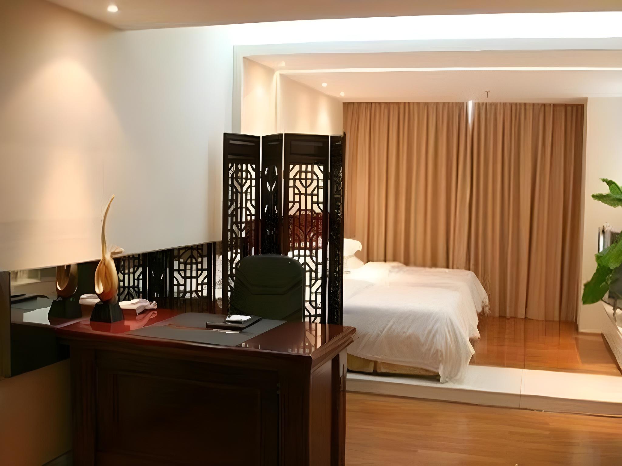 Jinzhou International Business 24/47
