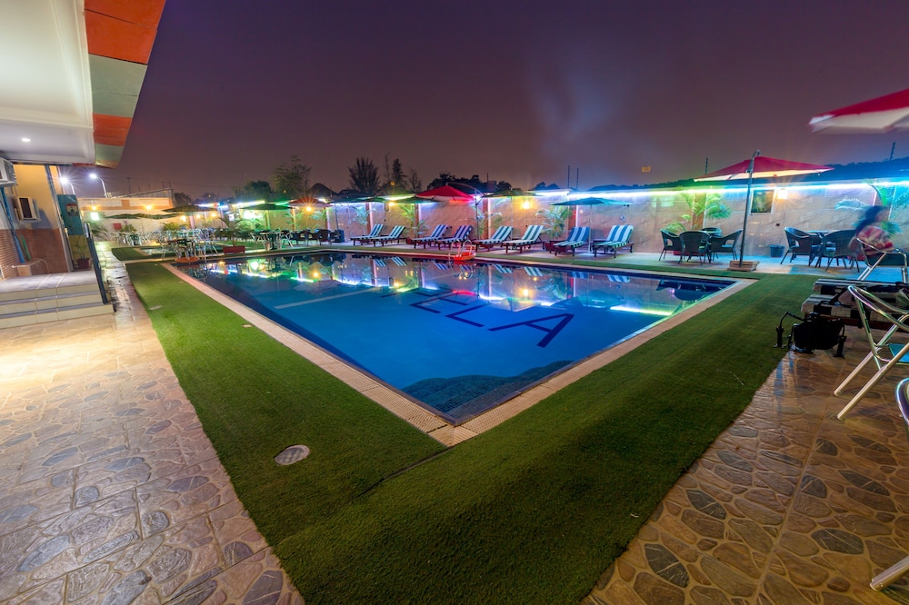 Grand Pela Hotel and Suites 34/44