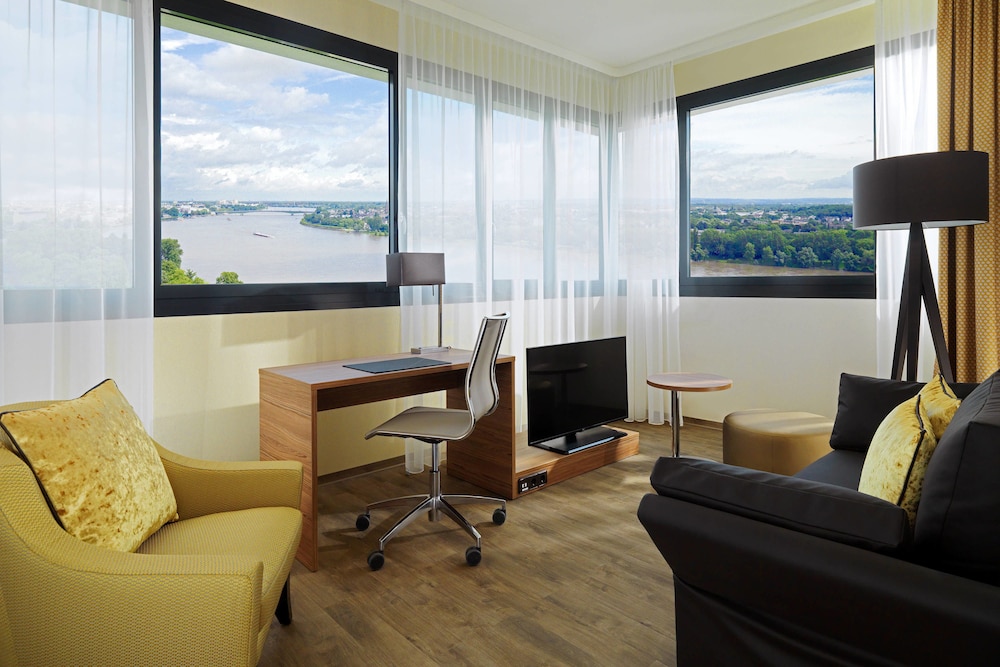 BONN MARRIOTT HOTEL 57/68