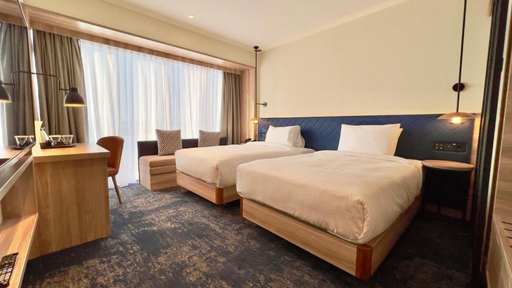 Standard, Twin Beds