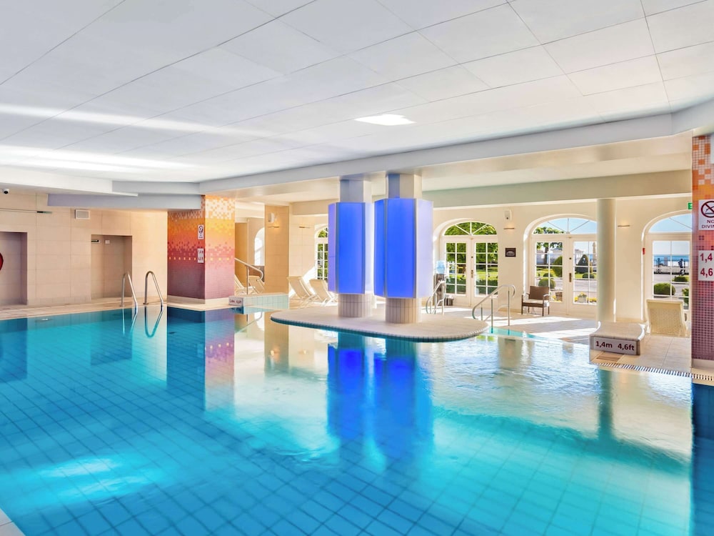 swimming pool spa