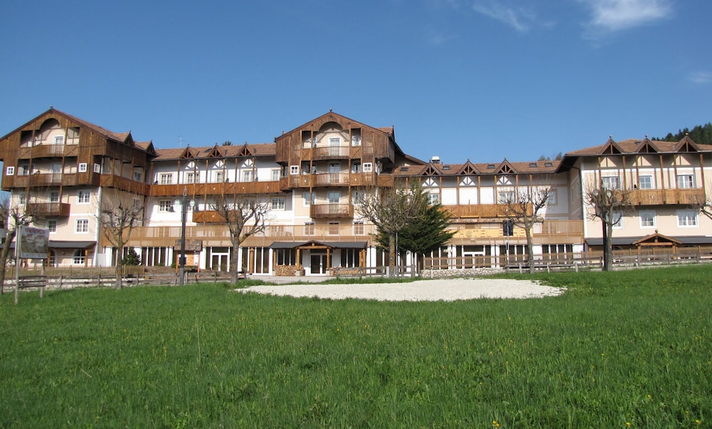 Alpen Hotel Eghel 63/68