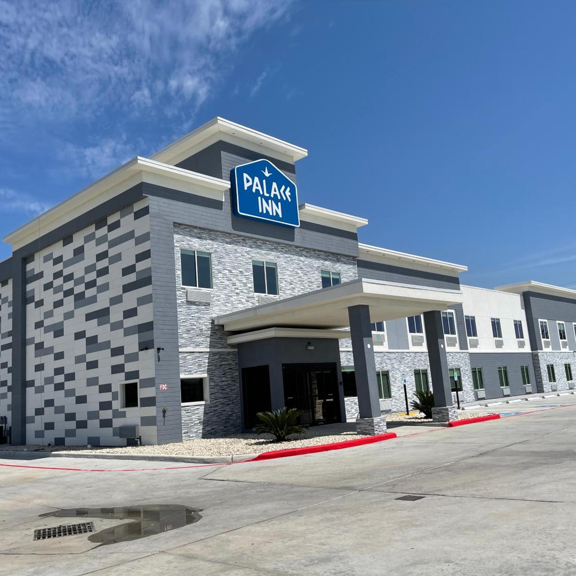 Palace Inn Blue Houston East Beltway 8 32/38