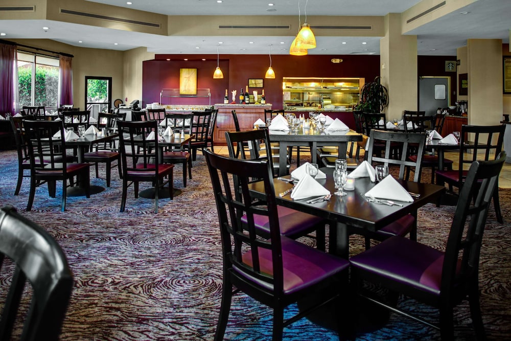 Hilton Garden Inn Monterey 46/58