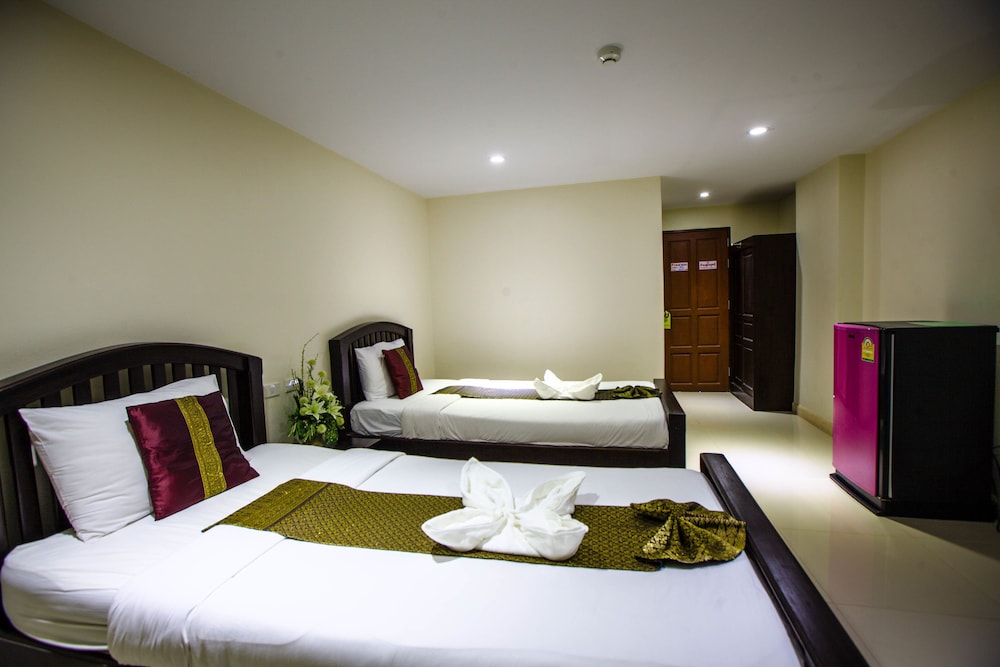 DELUXE, TWIN BEDS